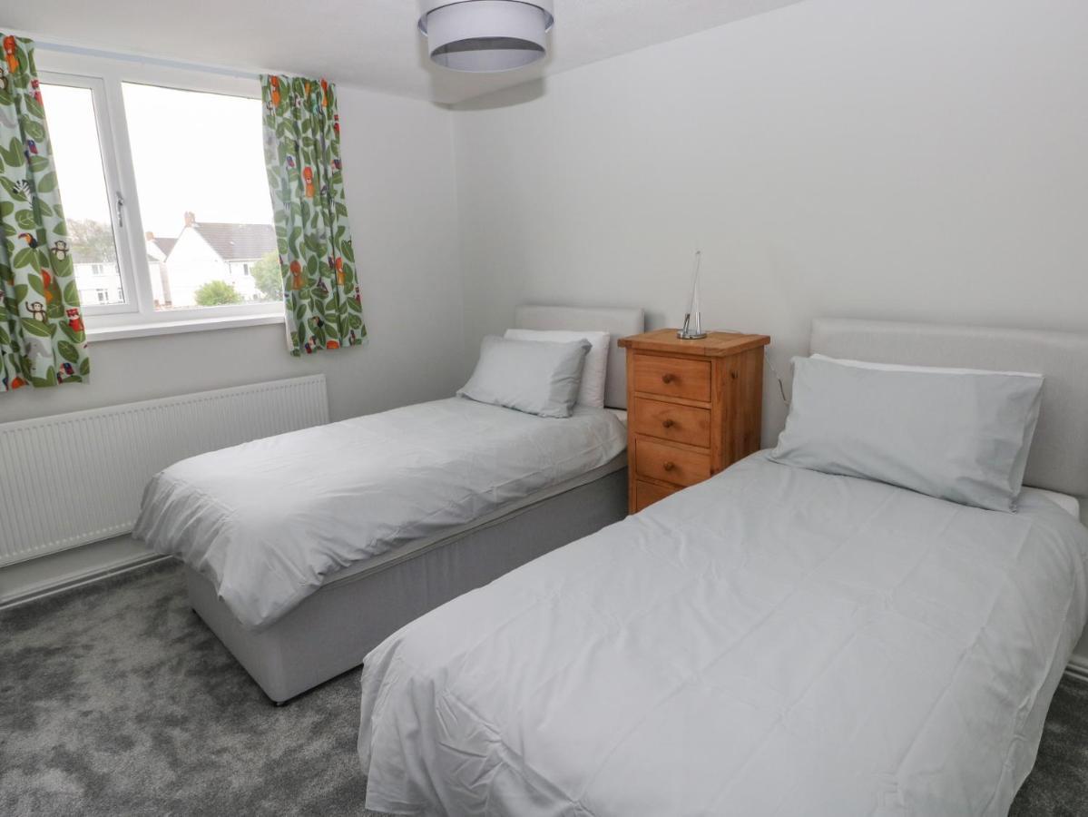 21 Sandfield Road Βίλα Burry Port Εξωτερικό φωτογραφία